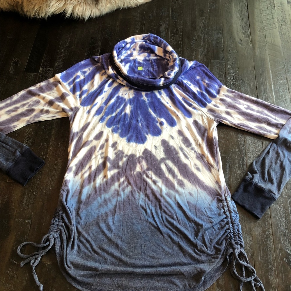 Yoga top SO VERY SOFT!!! Sz L